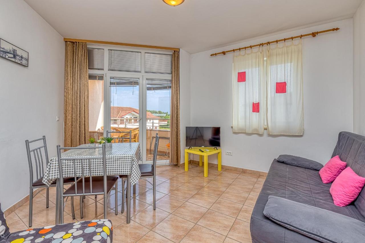 Sunrise Apartments Rovinj Bagian luar foto
