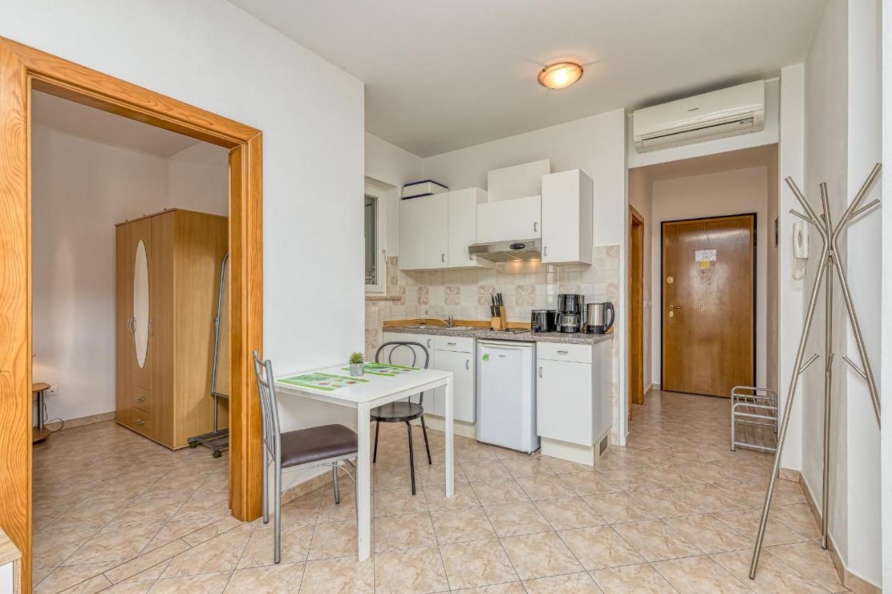 Sunrise Apartments Rovinj Bagian luar foto